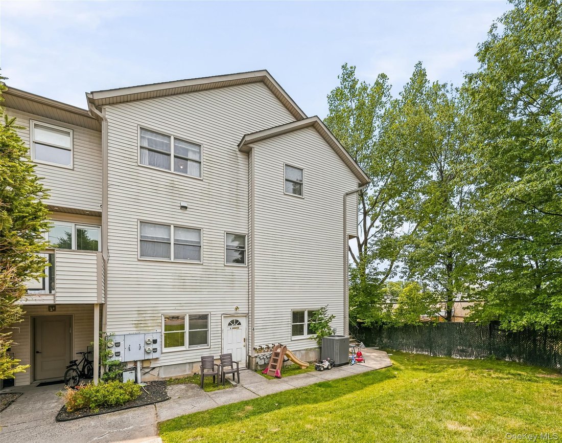 Condo in Airmont, New York, United States 3 - 18612289