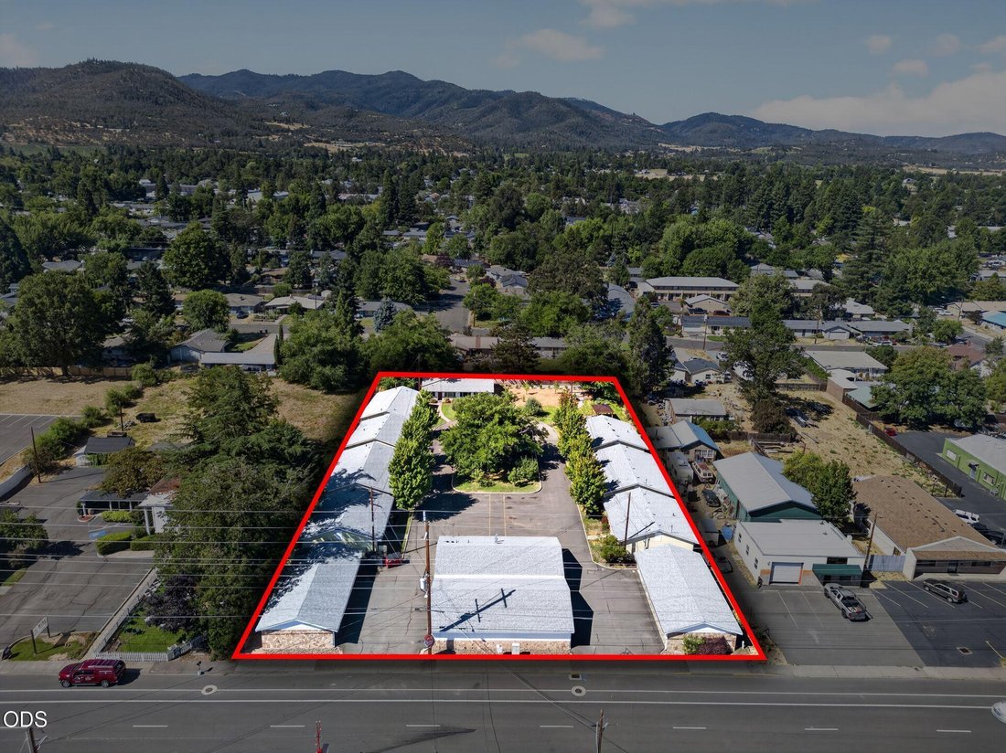 Phoenix, Oregon, United States 2 - 18615129