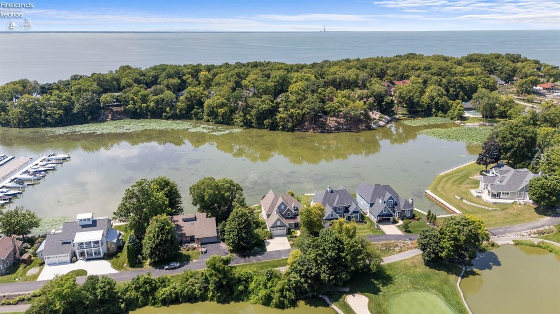 House in Port Clinton, Ohio, United States 2 - 18609647