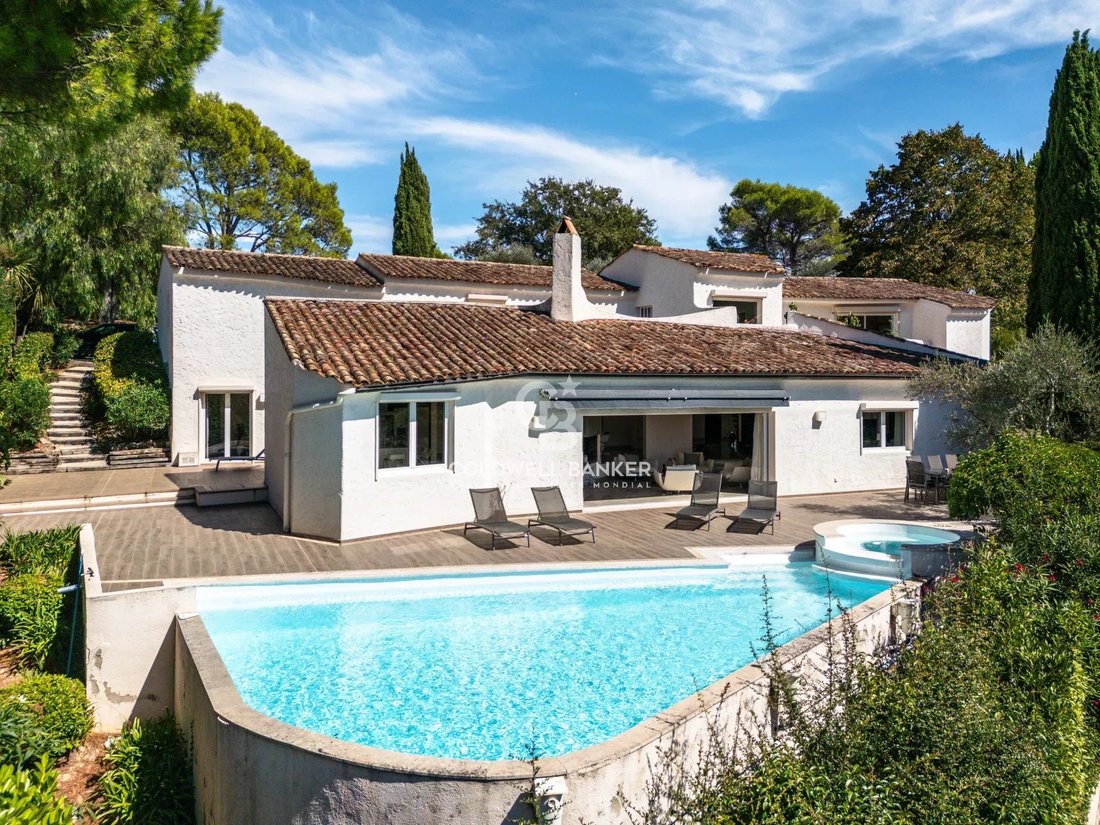 Villa in Mougins, Provence-Alpes-Côte d'Azur, France 2 - 18610757