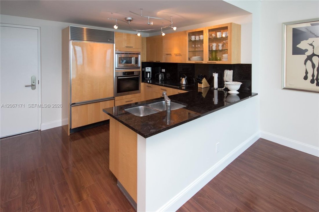 Condo in Miami Beach, Florida, United States 5 - 18613364