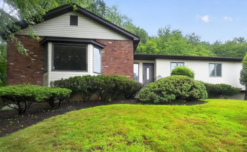 House in Valley Cottage, New York, United States 1