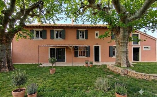 Country House in Saint-Rémy-de-Provence, Provence-Alpes-Côte d'Azur, France 1