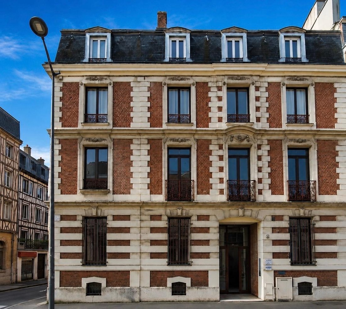 Apartment in Vieux Marché-Cathédrale, Rouen, France 1 - 18612155