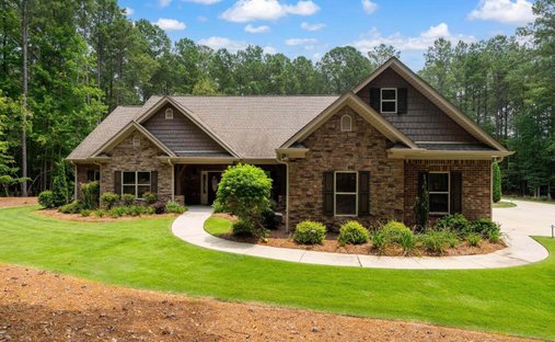 House in Chelsea, Alabama, United States 1