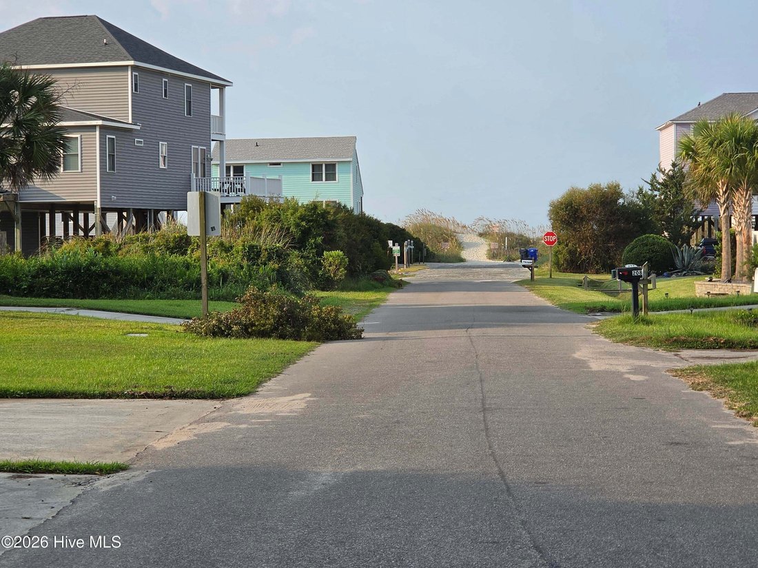 House in Oak Island, North Carolina, United States 4 - 18609485