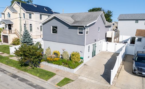 House in Island Park, New York, United States 1