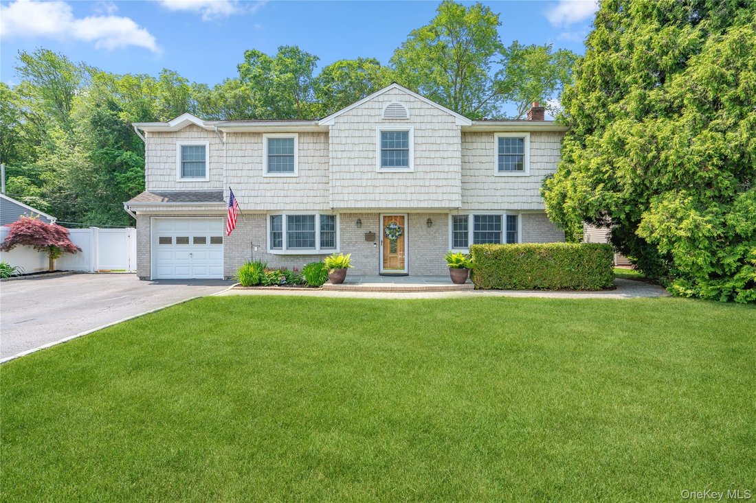 House in Islip, New York, United States 1 - 18613180