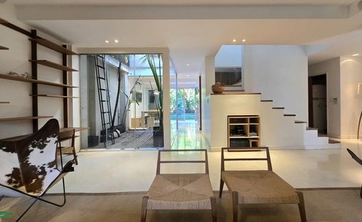 House in Buenos Aires, Buenos Aires, Argentina 1