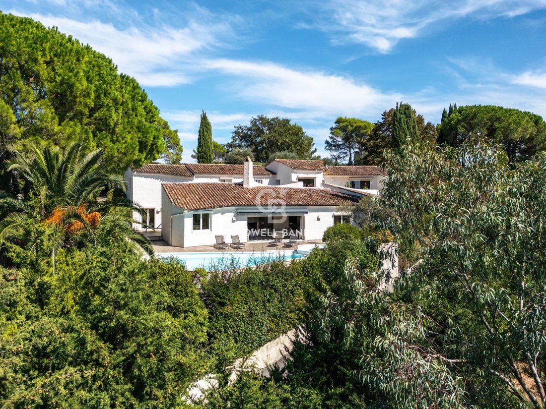 Villa in Mougins, Provence-Alpes-Côte d'Azur, France 1 - 18610757