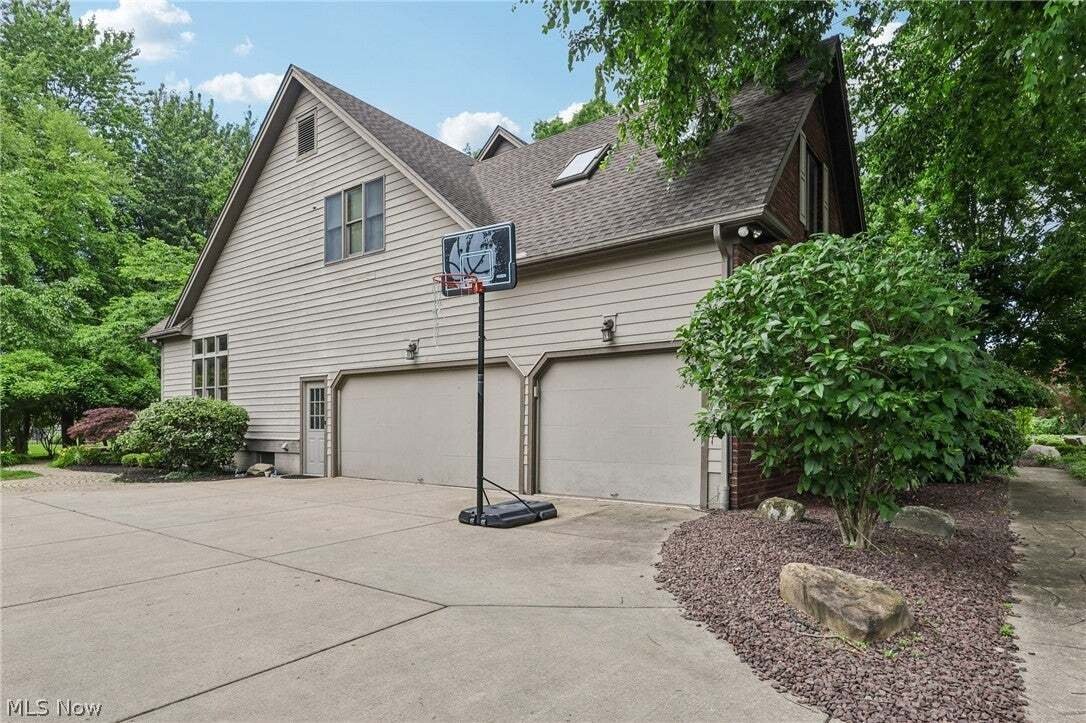 House in Youngstown, Ohio, United States 5 - 18612613