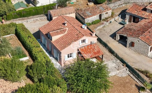 Villa in Saint-Cézaire-sur-Siagne, Provence-Alpes-Côte d'Azur, France 1