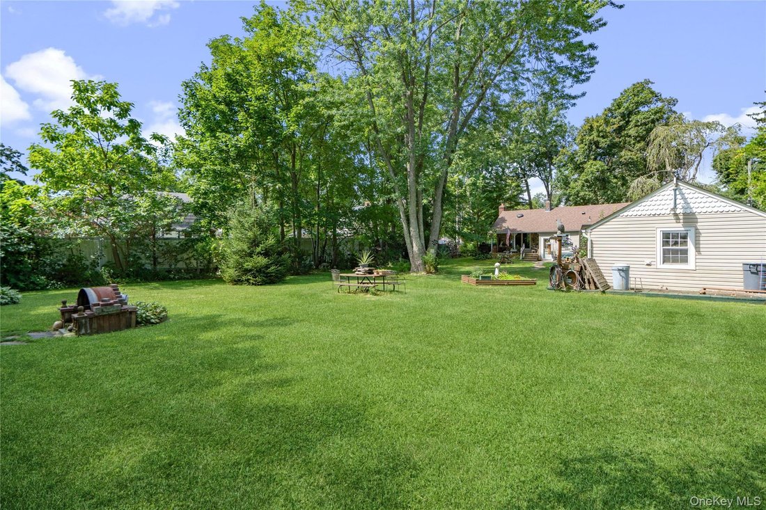 House in Huntington Station, New York, United States 2 - 18613154