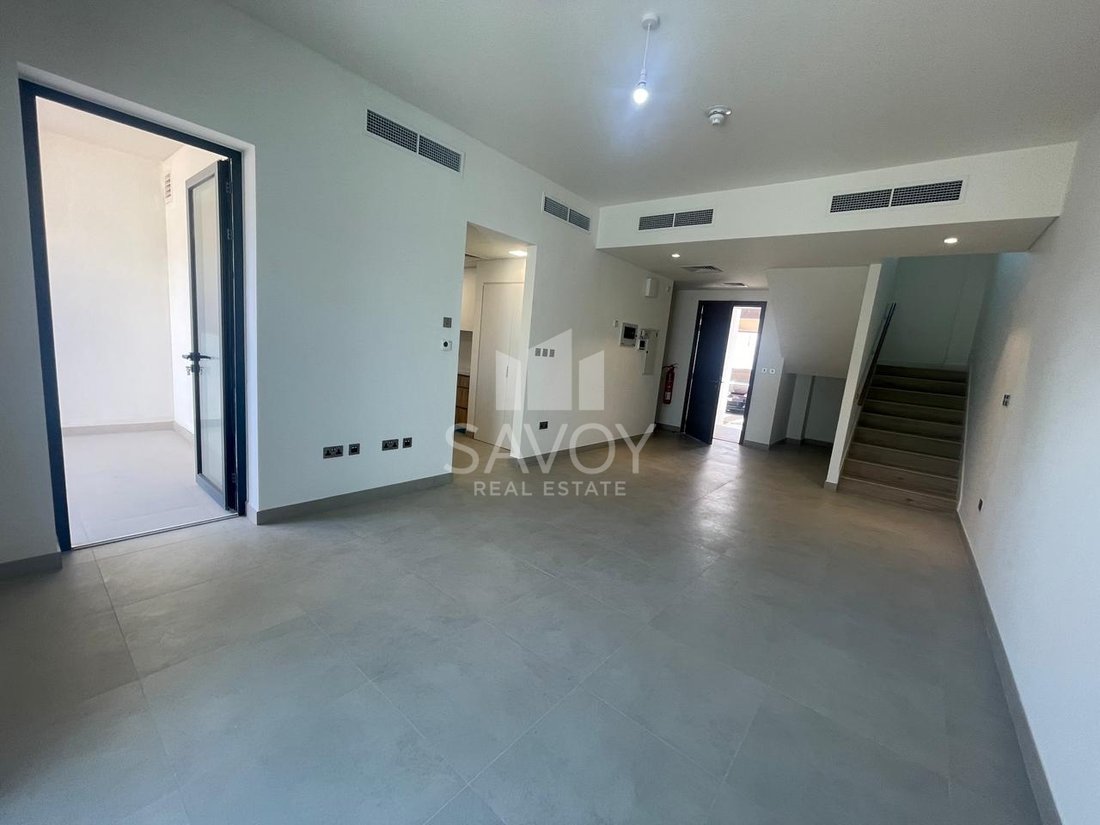 Townhouse in Yas Island / Jazeerat Yas, Abu Dhabi Emirate, United Arab Emirates 1 - 18610481