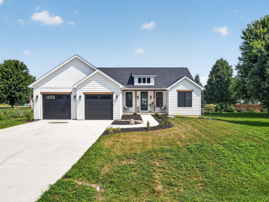 House in Cromwell, Indiana, United States 2 - 18611383