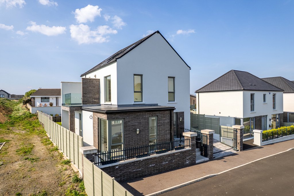 House in Portstewart, Causeway Coast and Glens District, Northern Ireland 2 - 18608733