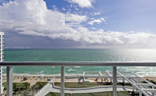 Condo in Miami Beach, Florida, United States 1