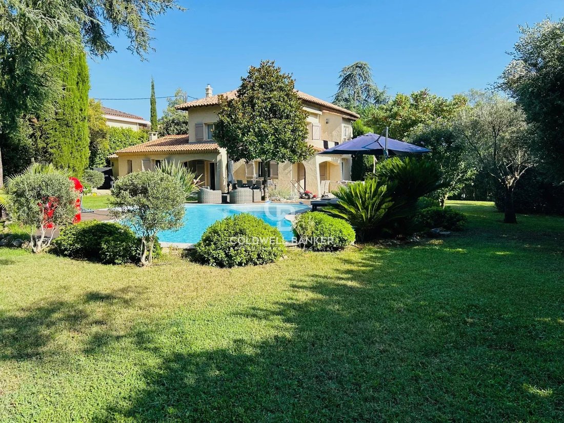Villa in Mougins, Provence-Alpes-Côte d'Azur, France 1 - 18610867