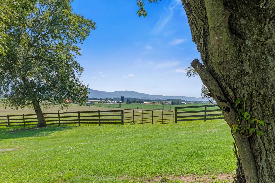 Farm Ranch in Luray, Virginia, United States 4 - 18612312