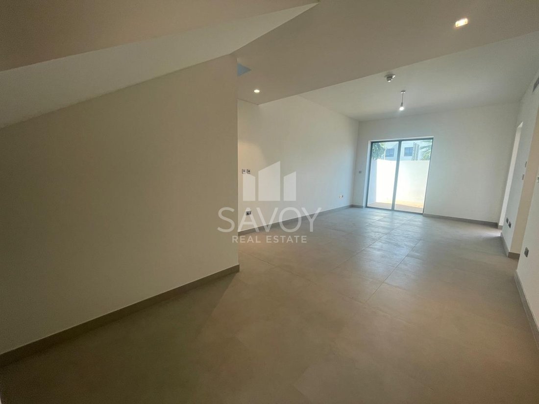Townhouse in Yas Island / Jazeerat Yas, Abu Dhabi Emirate, United Arab Emirates 2 - 18610481