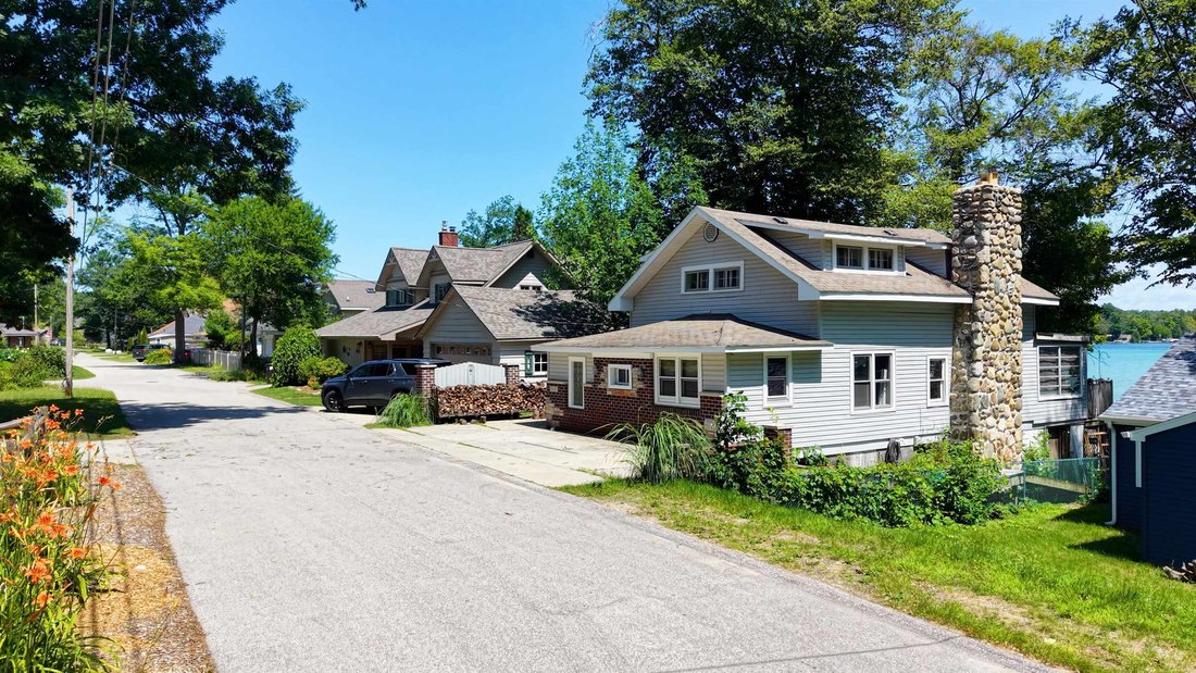 House in Elk Rapids, Michigan, United States 2 - 18612113
