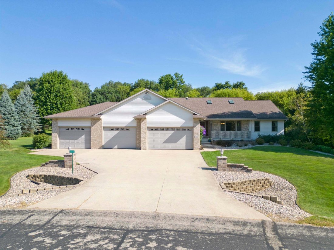 House in Sun Prairie, Wisconsin, United States 1 - 18609557