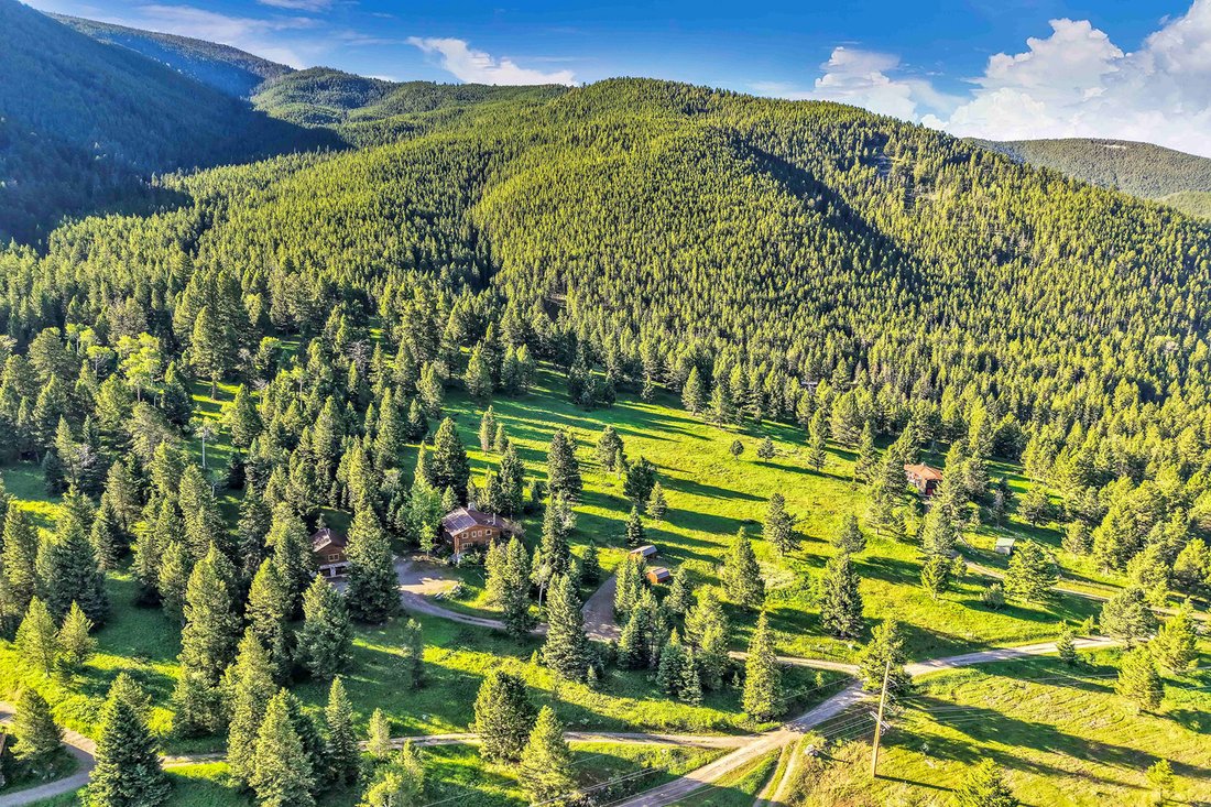 House in Gallatin Gateway, Montana, United States 2 - 18610380