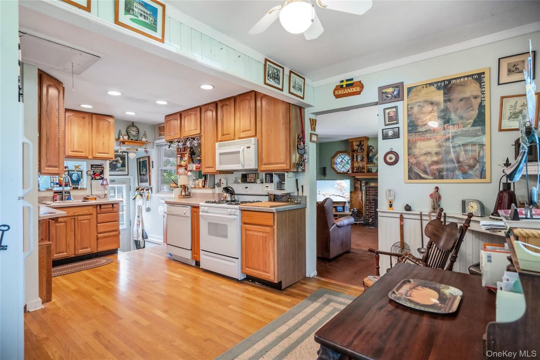 House in Huntington Station, New York, United States 3 - 18613154