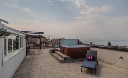 Apartment in Bord du Lac, Evian-les-Bains, France 1