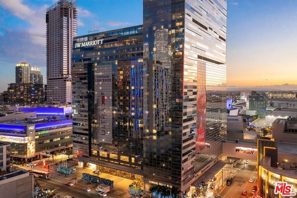 Condo in Los Angeles, California, United States 4 - 18611798