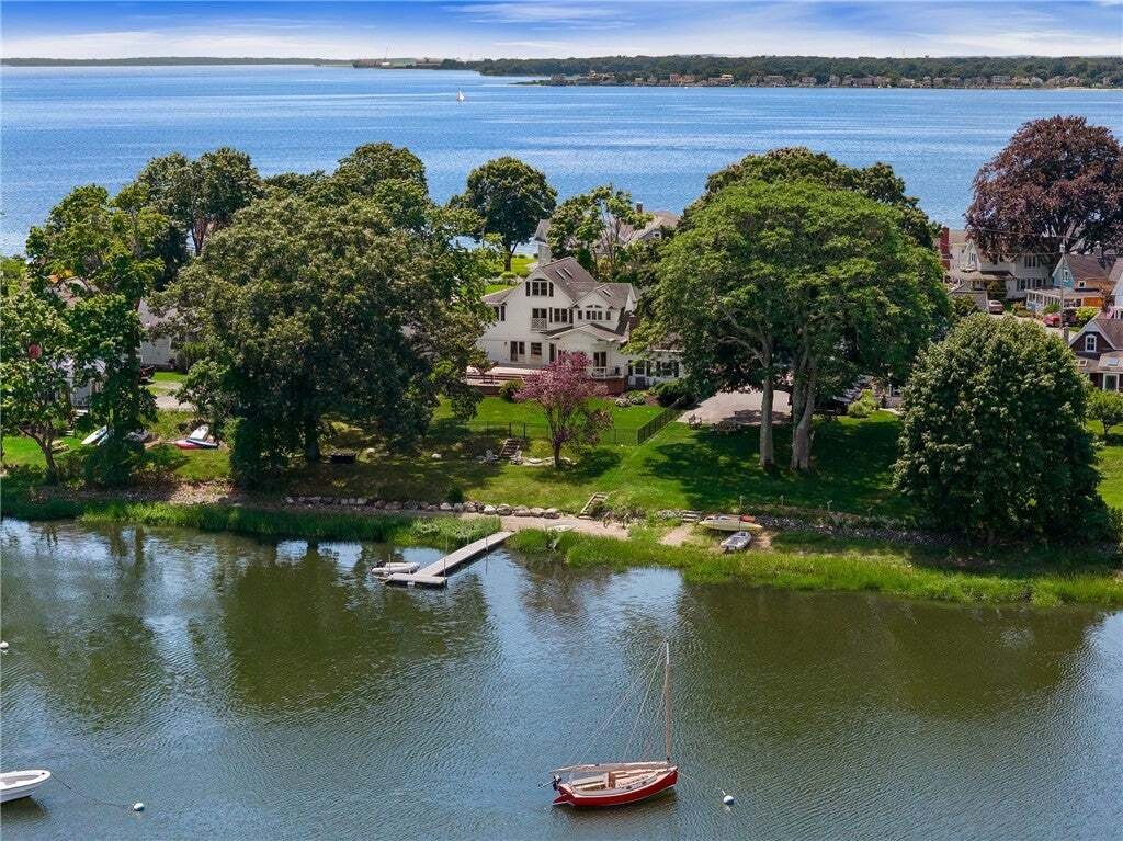 House in Warwick, Rhode Island, United States 1 - 17799598