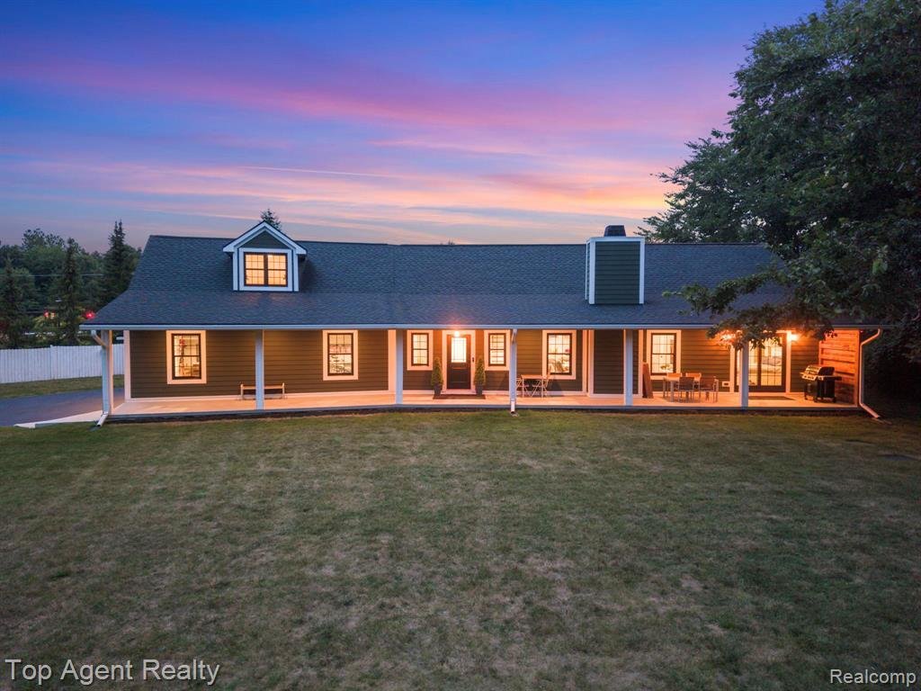 House in Farmington Hills, Michigan, United States 2 - 18499475