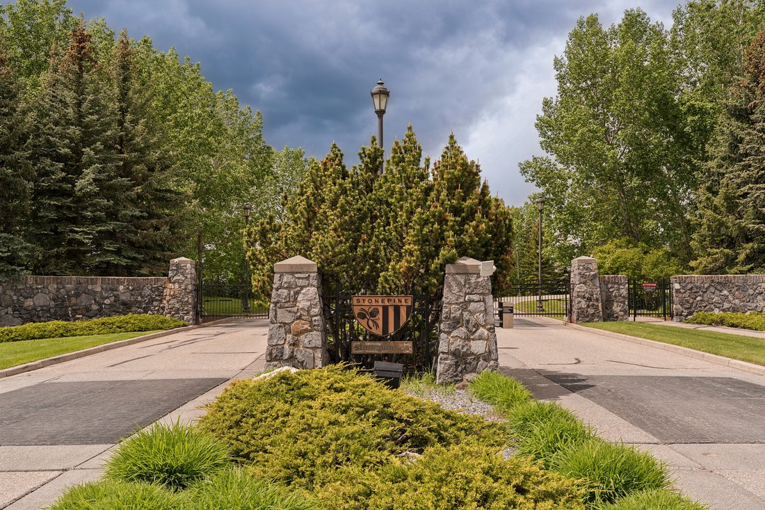Calgary, Alberta, Canada 2 - 18615033