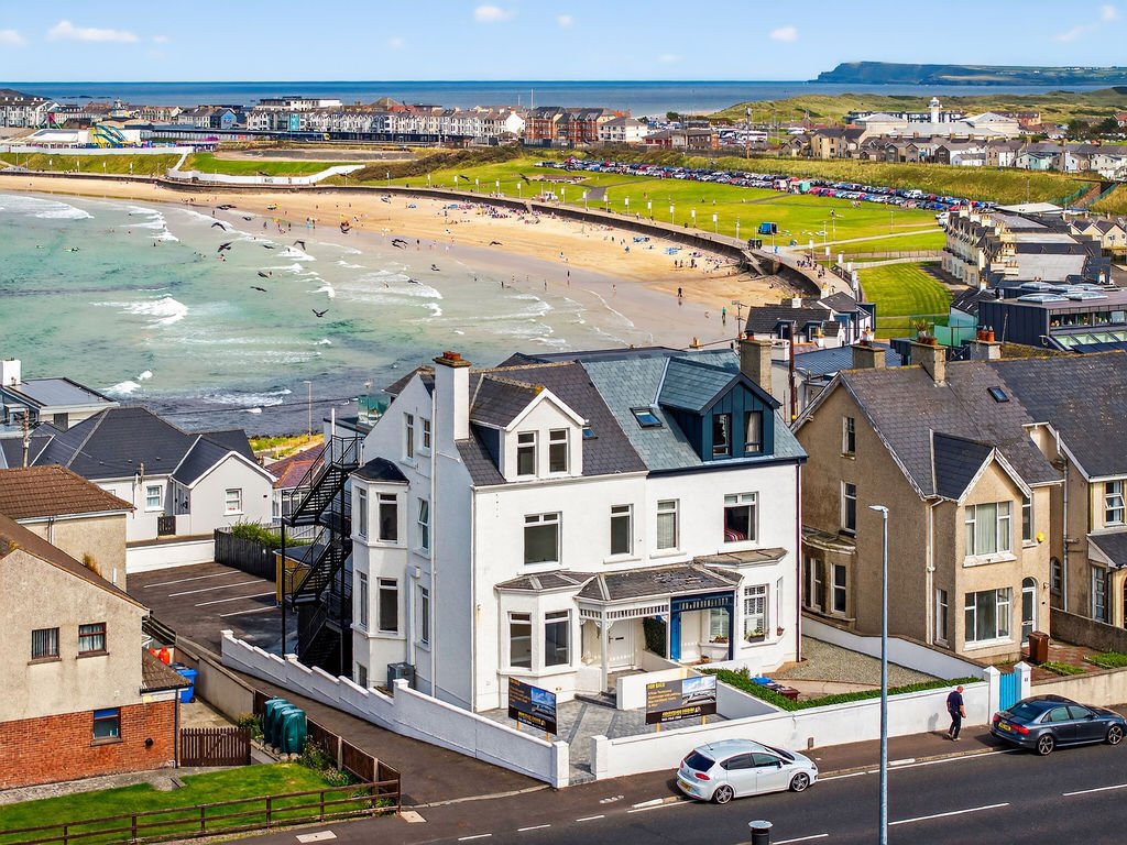 Apartment in Causeway Coast and Glens District, Northern Ireland 3 - 18608741