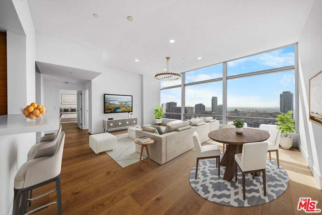 Condo in Los Angeles, California, United States 5 - 18611798