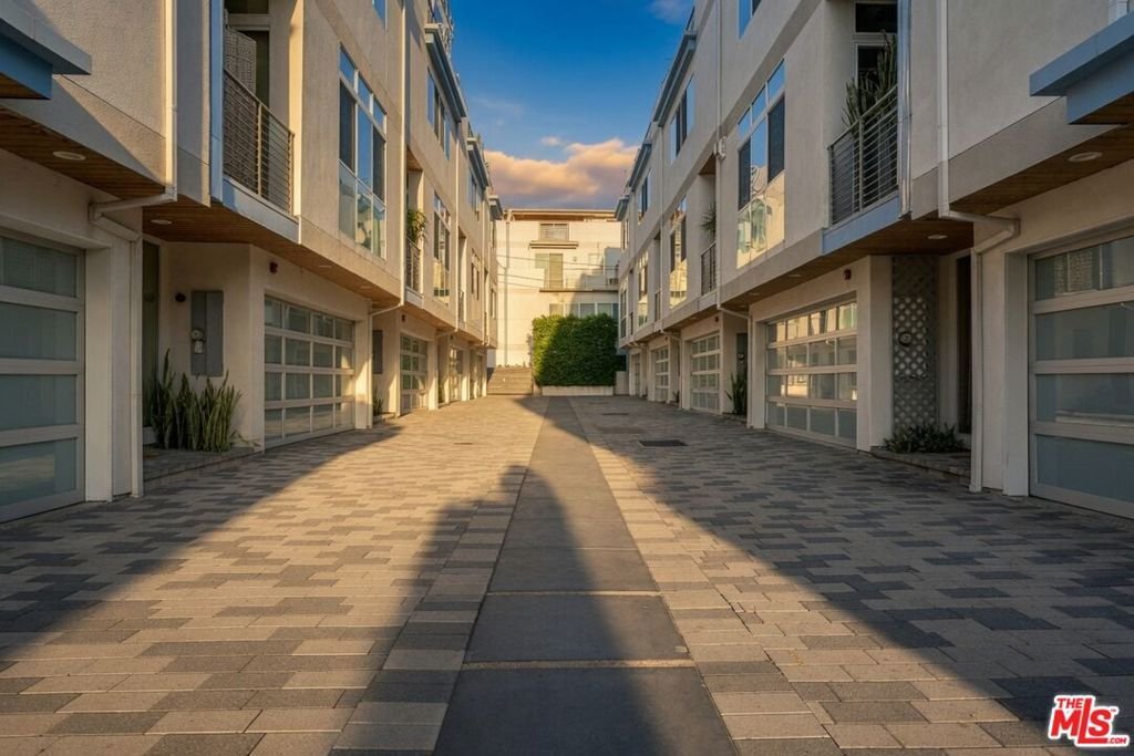 Townhouse in Los Angeles, California, United States 4 - 17798418