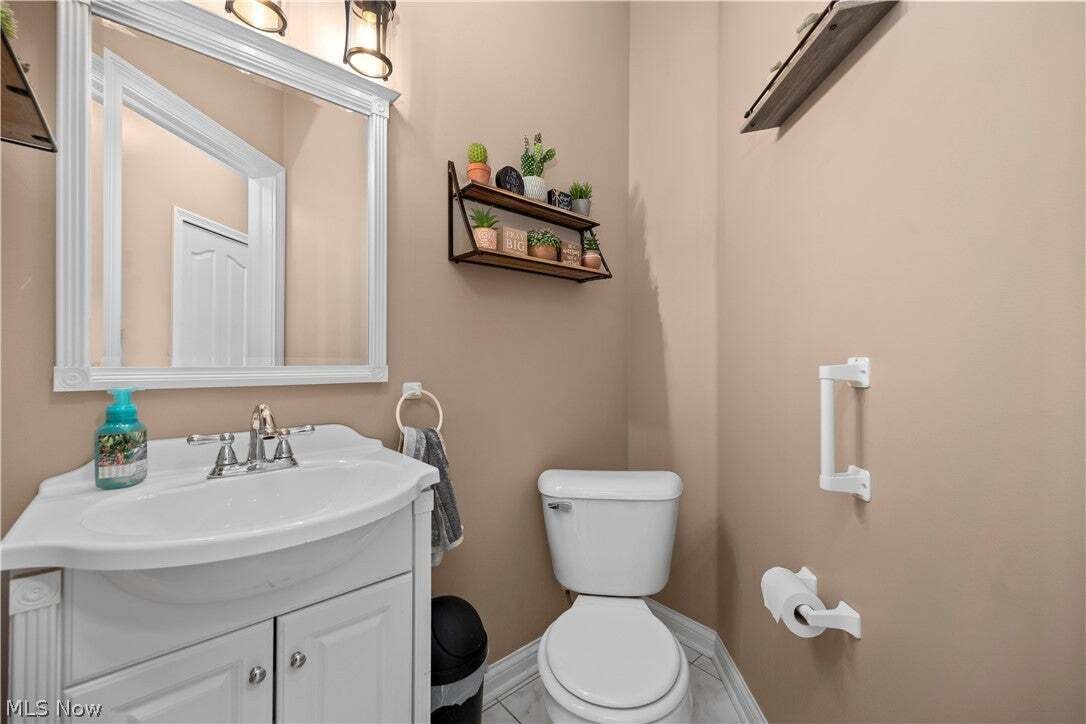 House in Strongsville, Ohio, United States 4 - 18366343