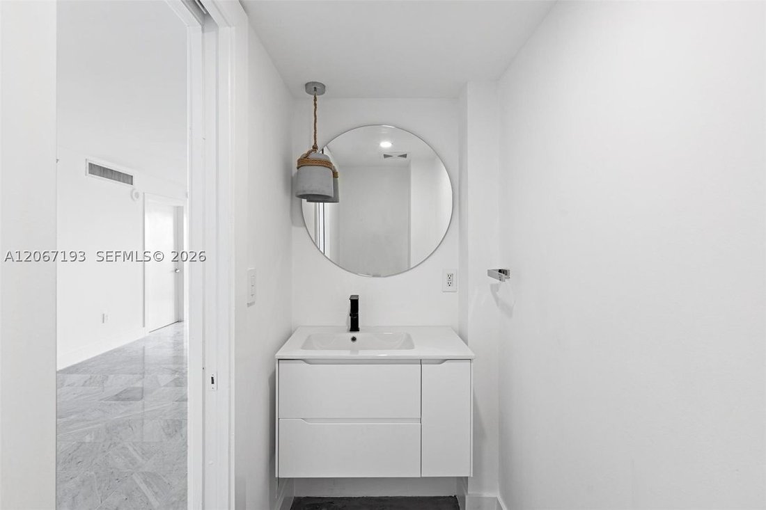 Condo in Miami Beach, Florida, United States 2 - 18613514