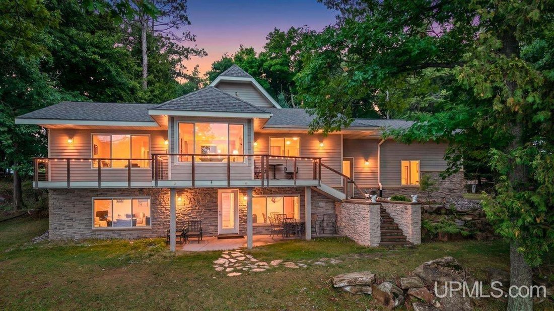 House in Iron Mountain, Michigan, United States 1 - 18612143