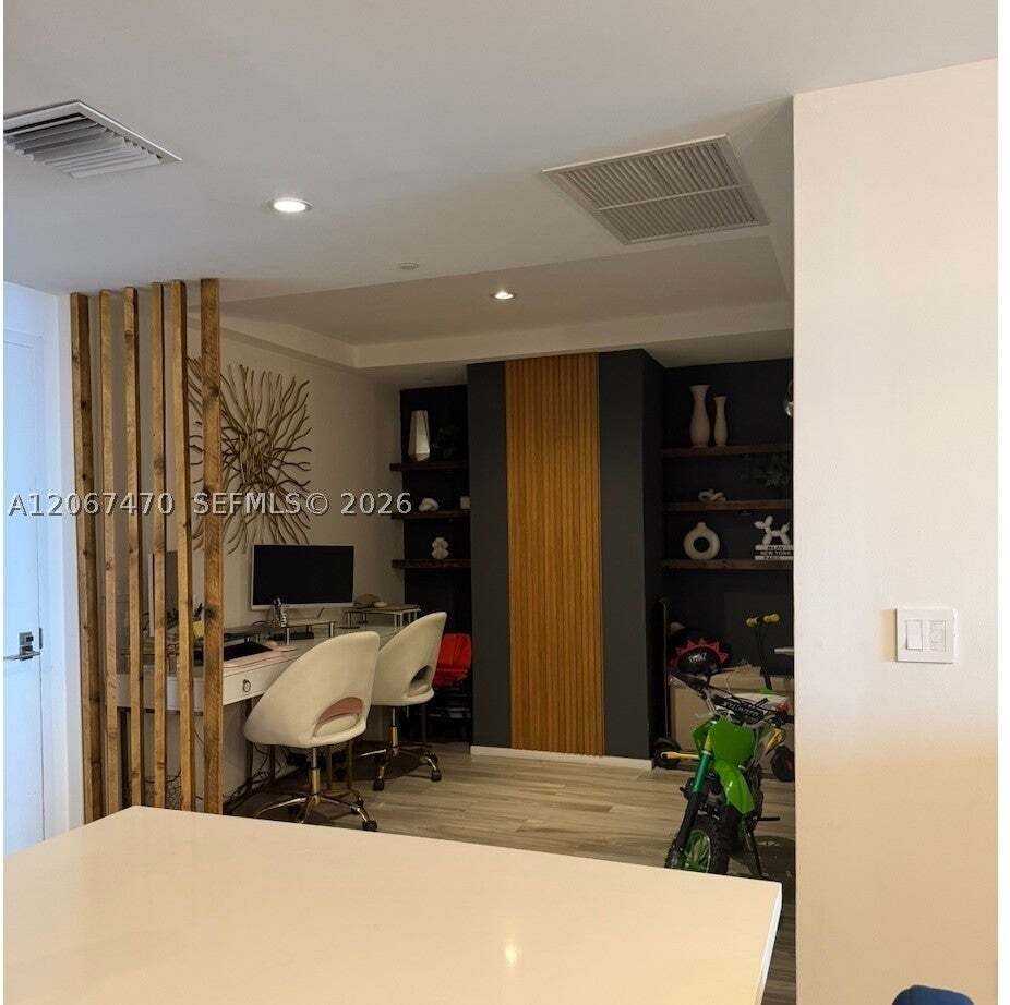 Condo in Miami, Florida, United States 3 - 18612501