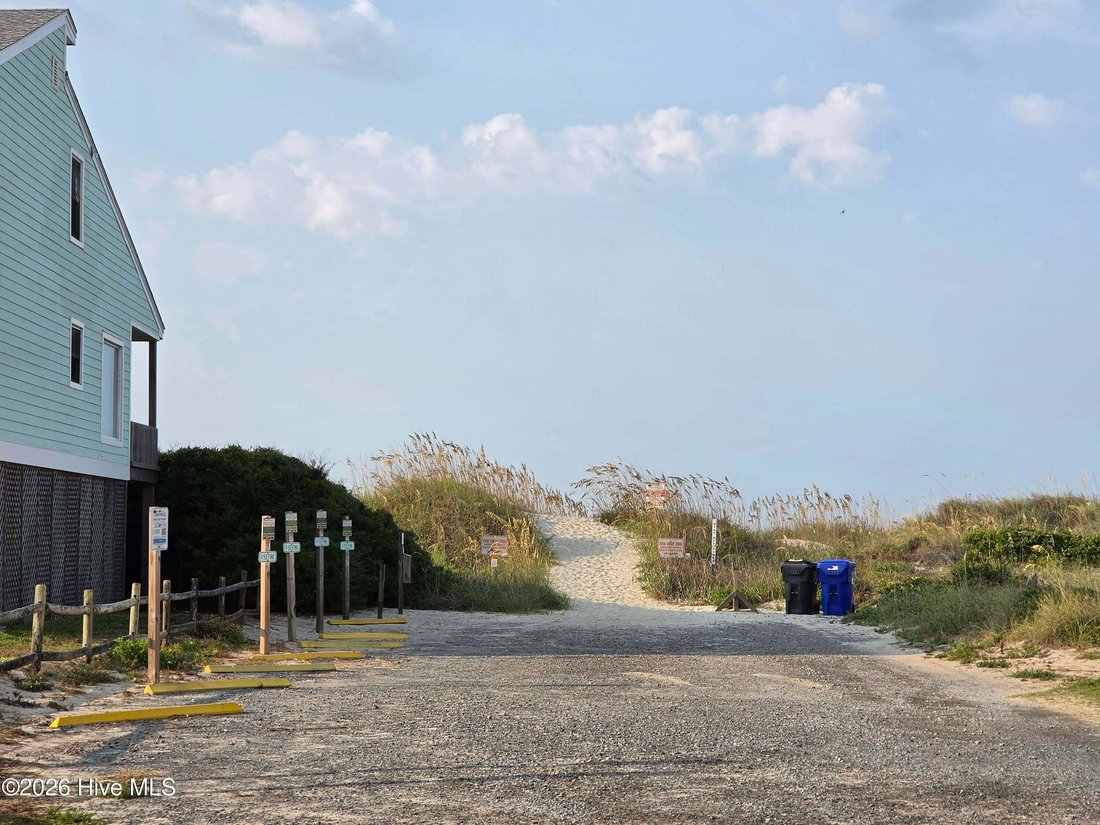 House in Oak Island, North Carolina, United States 3 - 18609485