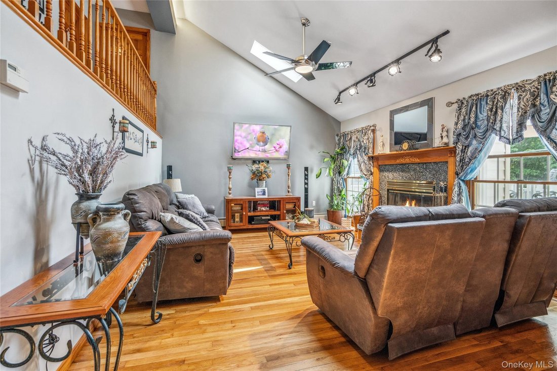 House in Islip, New York, United States 4 - 18613180