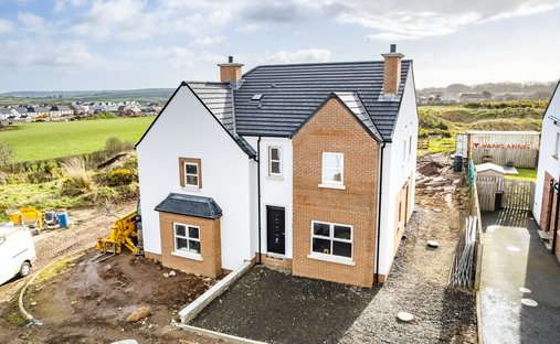 House in Portstewart, Causeway Coast and Glens District, Northern Ireland 1
