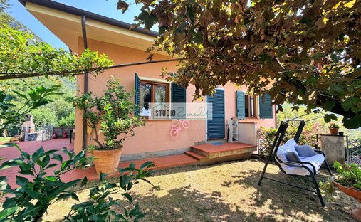 Villa in Strettoia-Capezzano-Valdicastello, Pietrasanta, Tuscany 1