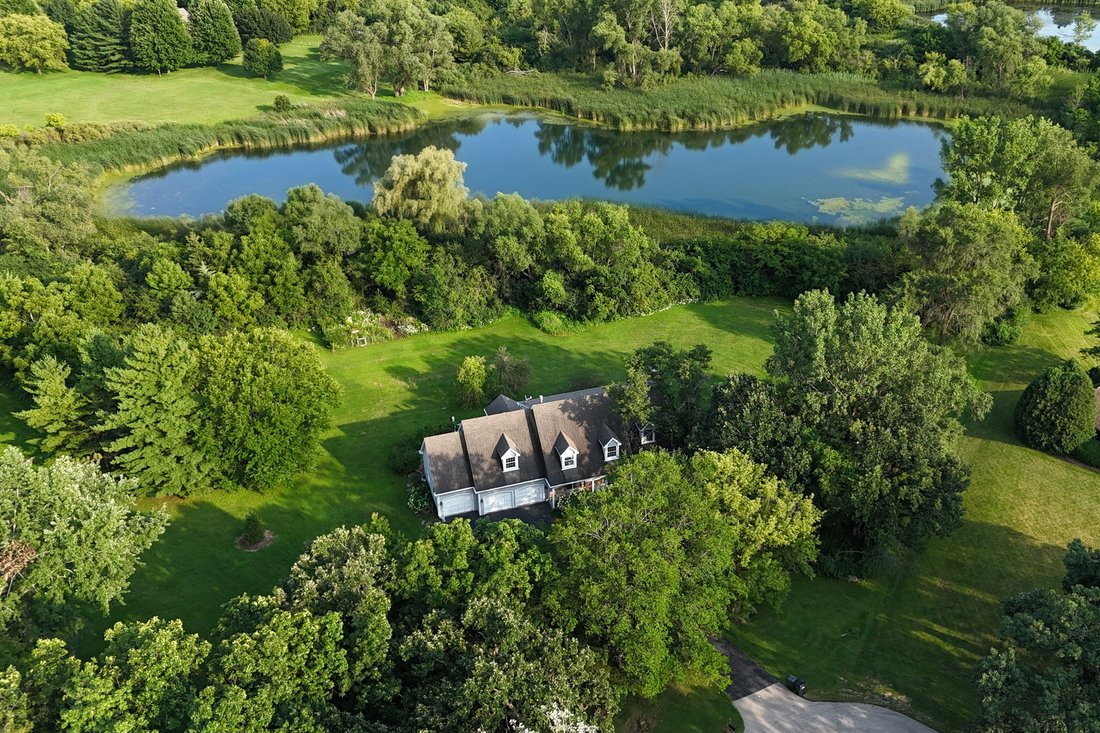 House in Mundelein, Illinois, United States 2 - 18612980