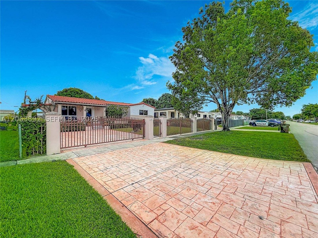 House in Hialeah, Florida, United States 1 - 18612508