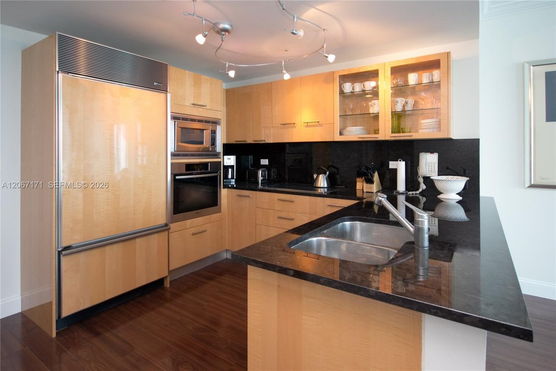 Condo in Miami Beach, Florida, United States 4 - 18613364