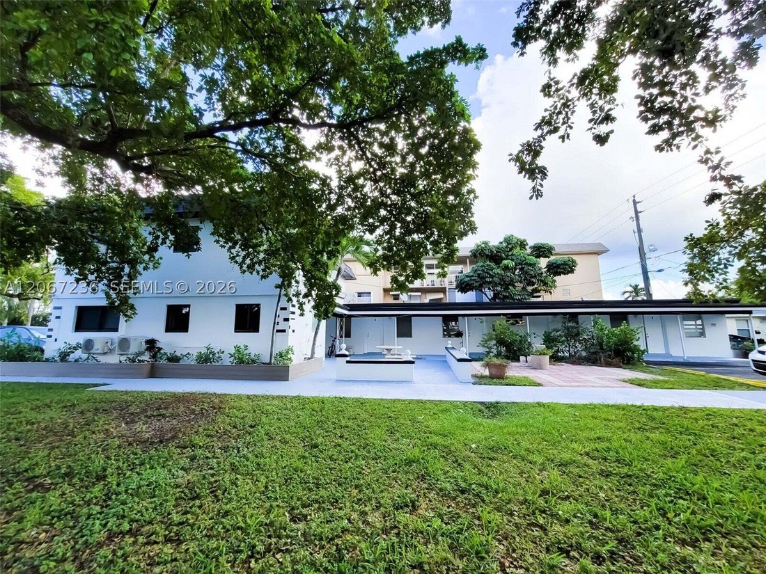Hollywood, Florida, United States 2 - 18609259
