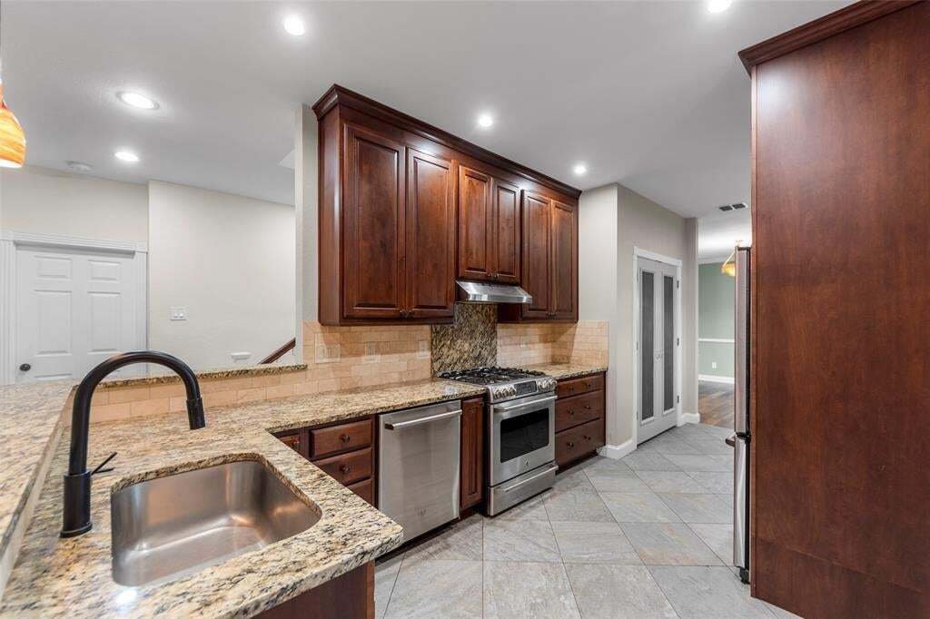 House in Plano, Texas, United States 3 - 18610074