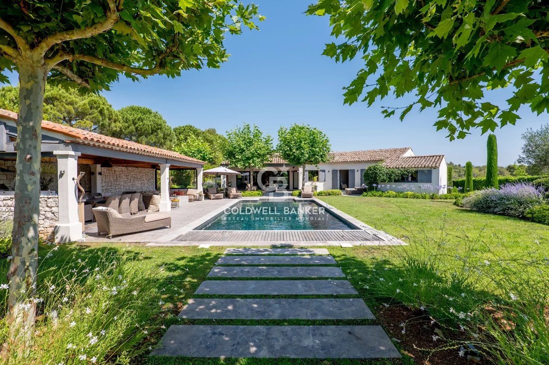 Villa in Mougins, Provence-Alpes-Côte d'Azur, France 1 - 18610873